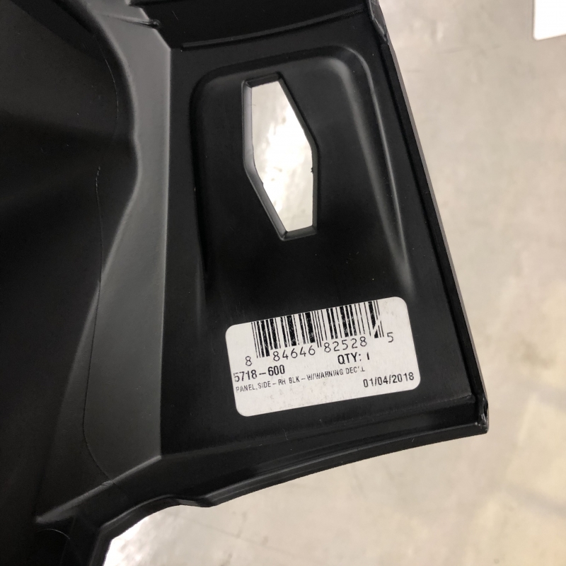 テリタマ ARCTIC CAT MTN SIDE PANEL RIGHT - Black Diamond Xtreme